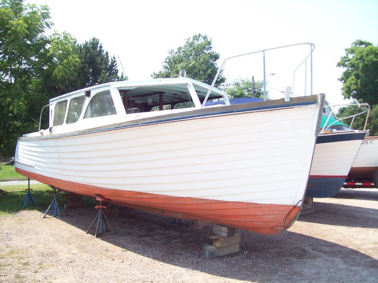 1940s | Classic Wooden Boats for Sale | Vintage Chris Craft | Antique Boats