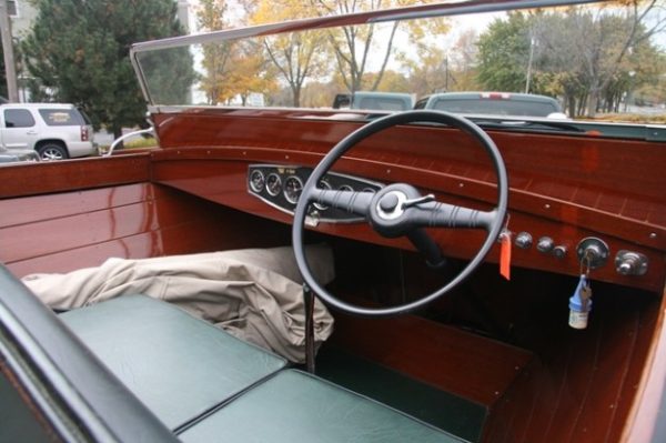 1939 Chris Craft 21' Deluxe Utility Runabout - Image 4