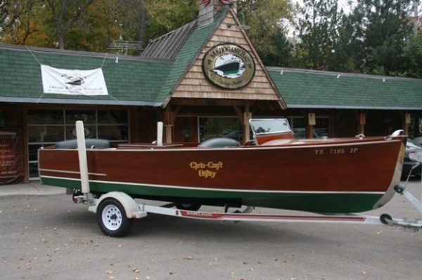 1939 Chris Craft 21' Deluxe Utility Runabout