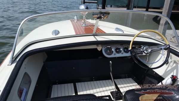 1962 Chris Craft 20' Holiday / Sold - Image 6